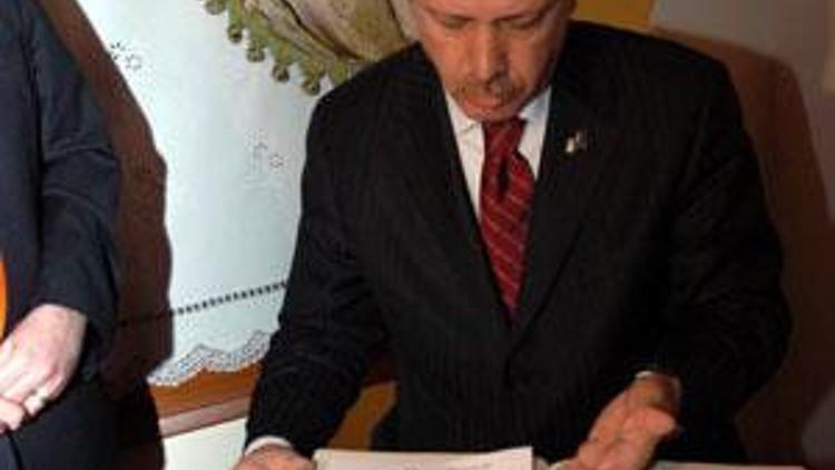 Sayfa koparmaya tepki yağıyor