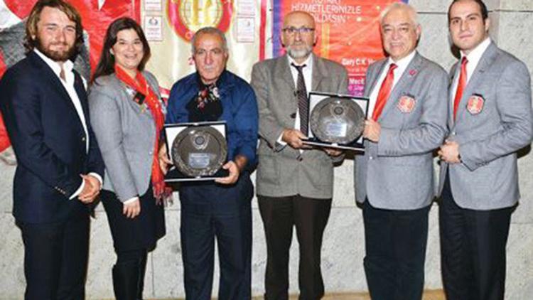 Kurt ve Çınar'a meslek hizmet ödülü