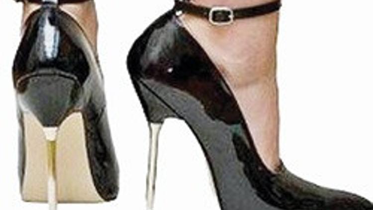 Yüksek topuk düztaban yapar