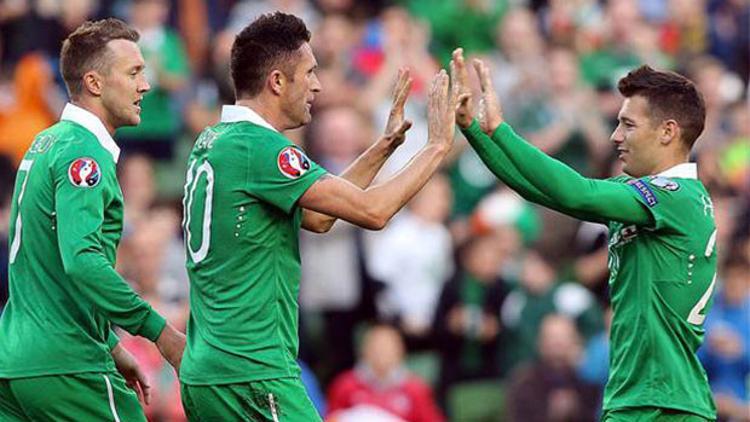 Robbie Keane, Hakan Şükür'ü 13 dakikada tahtından etti