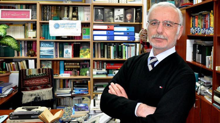 Cep telefonu, bilgisayar ve otomobil kullanmayan profesör