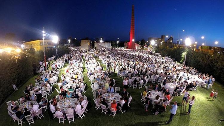 İzmir'de engelsiz iftar sofrası