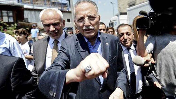 Ekmeleddin İhsanoğlu'na Hak ve Adalet Partisi'nden destek