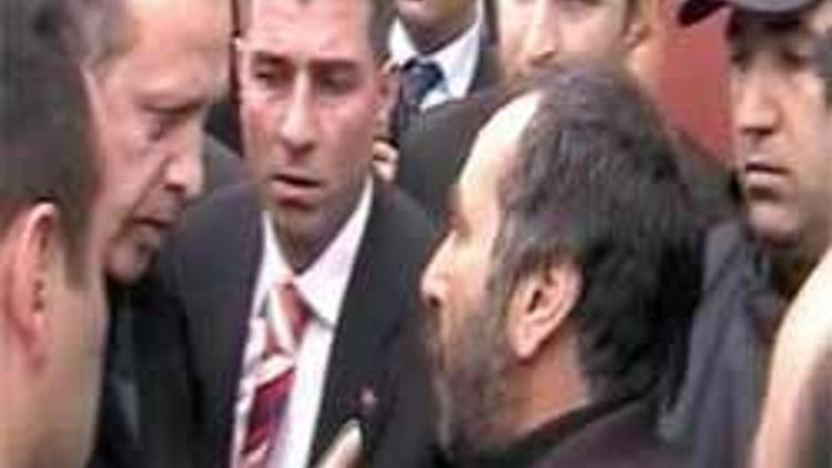 'Ananı al git buradan'