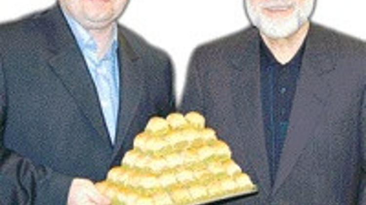 Her tarafa GüllüoÄŸlu açıp durmayın baÅŸka baklavacılar da ekmek yesin