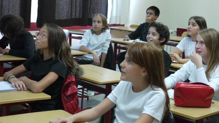 Kızların okullaşma oranı erkekleri geçti