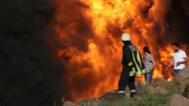 Diyarbakırda petrol boru hattında yangın
