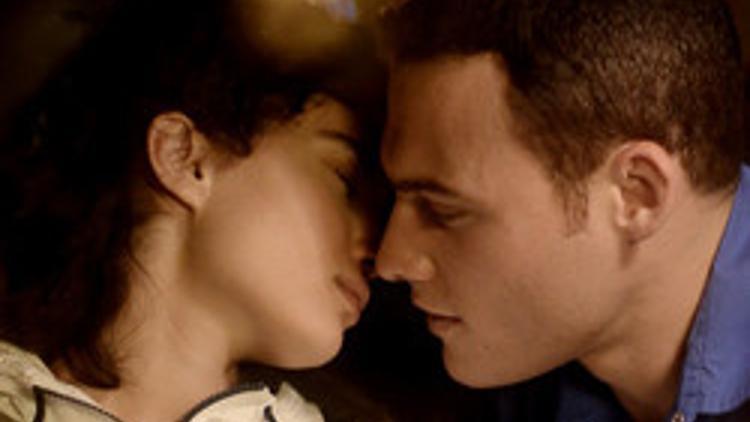 Kerem ve Zeynep arasında sürpriz yakınlaşma