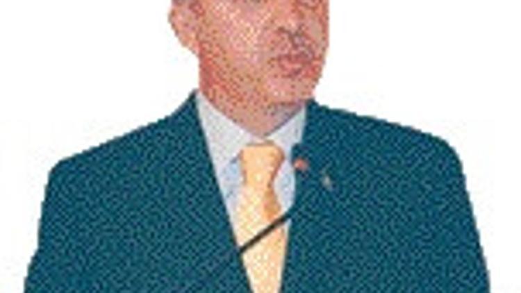 Fazıl Hüsnü Dağlarca diye Çamlıbel’in şiirini okudu