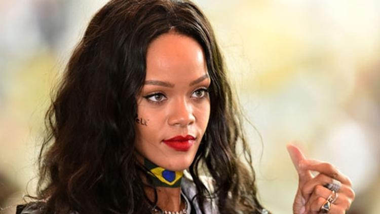 Rihanna futbol takımı satın alıyor!