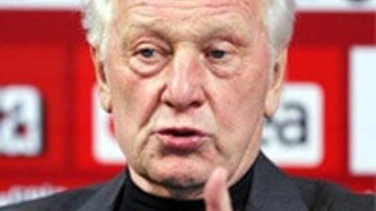 Galatasaray Teknik Direktörü Feldkamp istifa etti