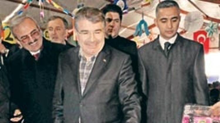 İşaretler çocuk işi gibi