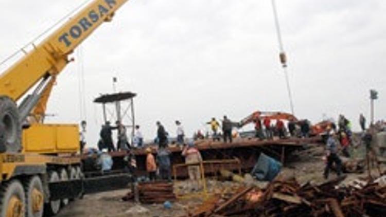 Samsun'da 300 tonluk kapak çöktü: 5 ölü