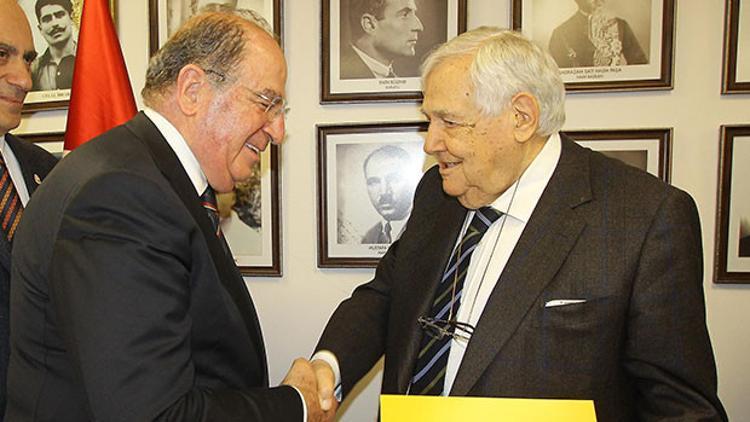 Galatasaray Divan Kurulu üyeleri mazbatasını aldı