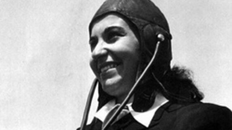 Türkiye'nin ilk kadın akrobasi pilotu öldü - Son Dakika Haberleri