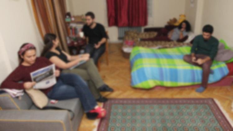 Kızlı erkekli evlere ihbar patlaması