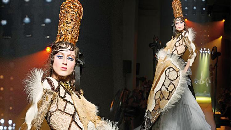 Paris Haute Couture Moda Haftası’nda Mevlana etkisi