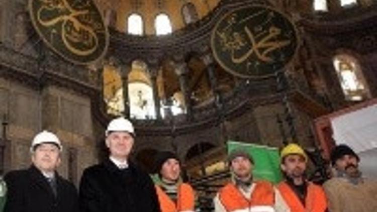 Ayasofya 17 yıl sonra iskelesiz