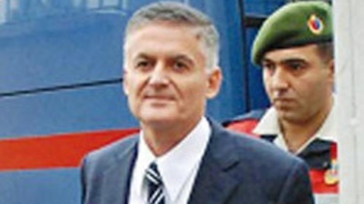 Zekeriya Öz gazetecileri ve TSK’yı yasadışı dinletti