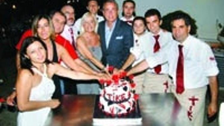 Tike 1 yaşında