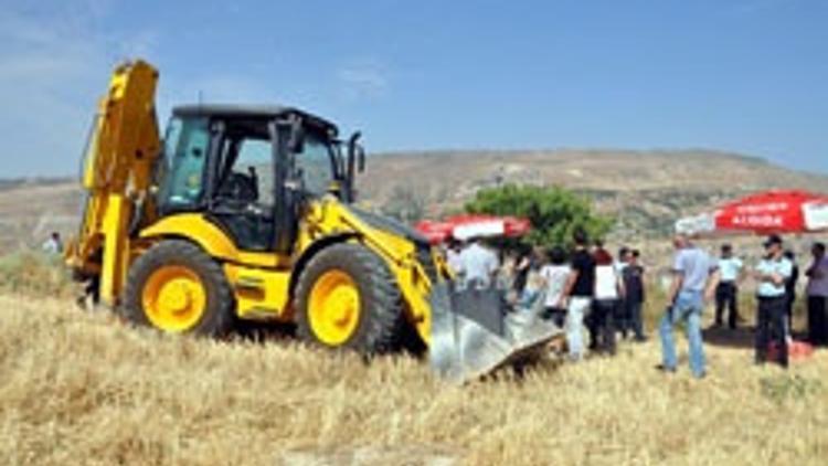 Tunceli'de toplu mezar kazısında ilk kemiklere ulaşıldı