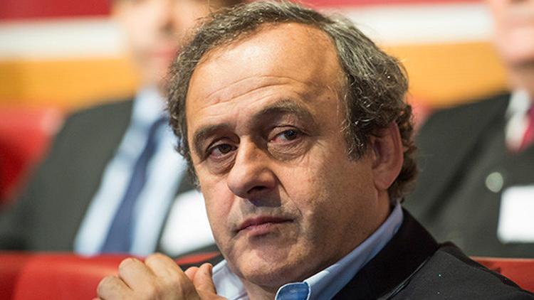 İngiltere Platini'ye verdiği desteği askıya aldı