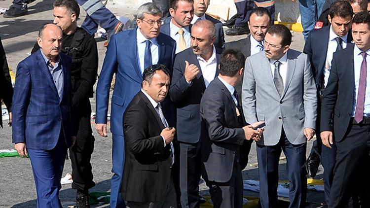 Üç bakan olay yerinde