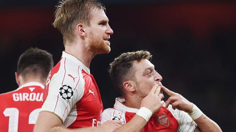 Arsenal gruptaki ilk galibiyetini aldı