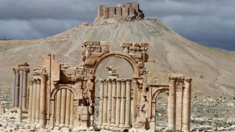 Rus uçakları Palmira'yı vurdu