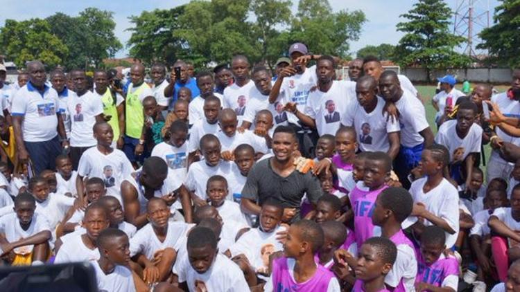 Eto'o, Ebola için Batı Afrika'da