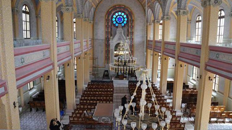 Büyük Sinagog'da 46 yıl sonra ilk ibadet