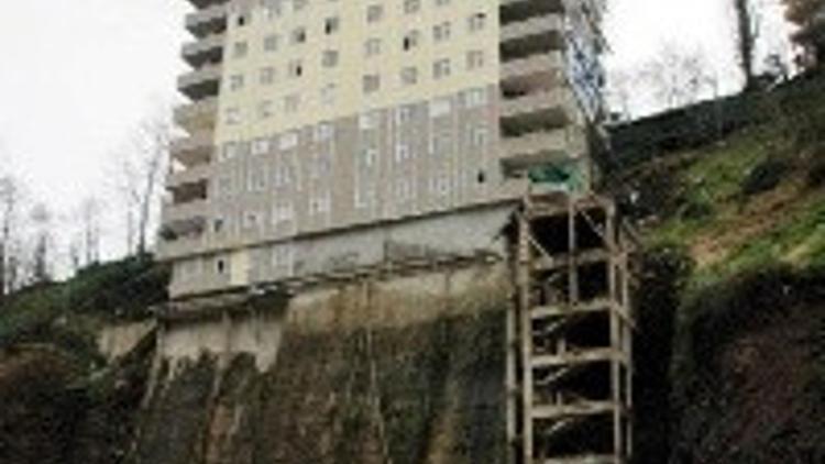 8 katlı apartmana 8 katlı merdiven