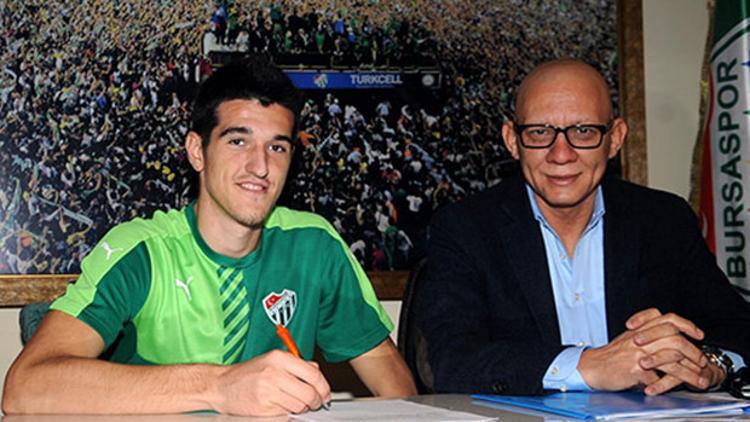 Bursaspor Kubilay Kanatsızkuş’a imza attırdı