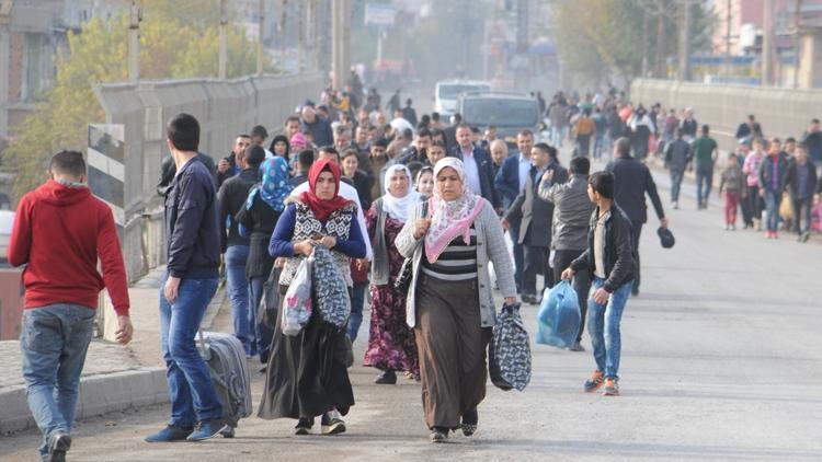 Vatandaşlar Cizre ve Silopi'yi terk ediyor