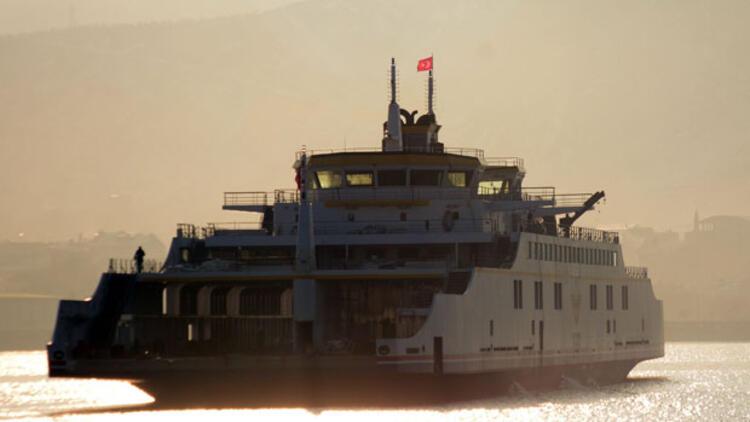 Türkiyenin en büyük feribotu Van Gölünde deneme seferine çıktı