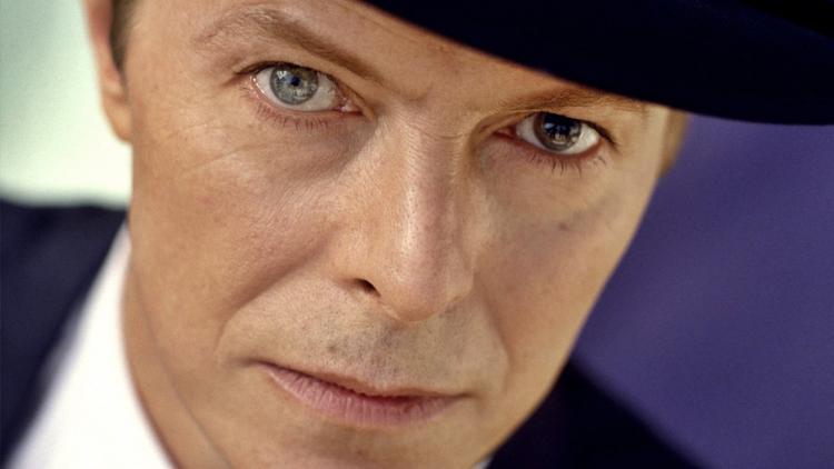 Uzaydan Dünya'ya düşmüş bir adam: David Bowie
