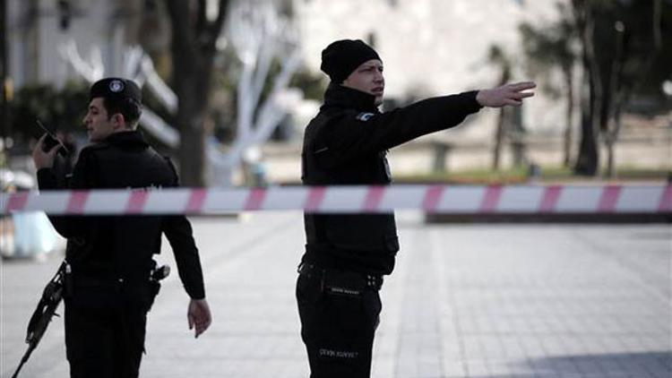 Sultanahmet'teki canlı bomba saldırısı Türkiye'yi şoke etti