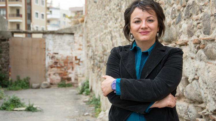 Burcu Şentürk'ten yeni kitap: Bu Çamuru Beraber Çiğnedik