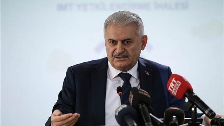 Binali Yıldırım'dan GSM operatörlerine: Hava atmayı biliyorsunuz