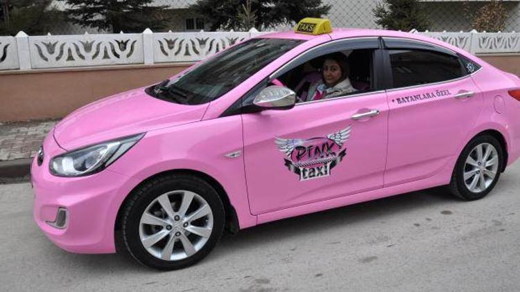 Türkiye'de bir ilk: Pembe taksi