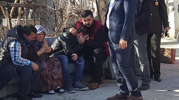 İkizi, kardeşinin şehit haberiyle gözyaşlarına boğuldu