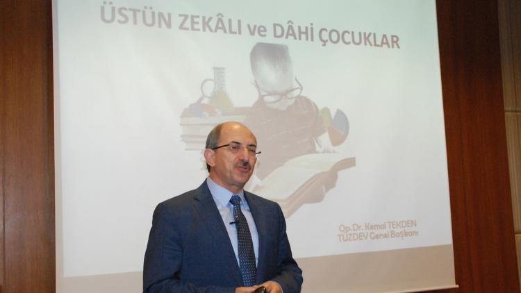 "Türkiye'de 400 bin civarında üstün zekalı çocuk var"