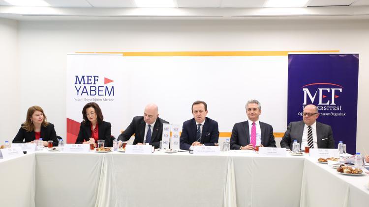 CEO’lar üniversitede derste