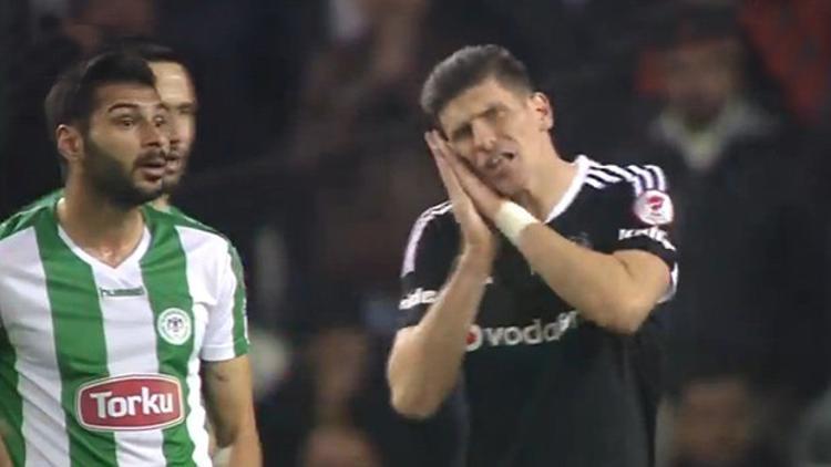 Mario Gomez'den ilginç tepki: Uyuyor musun?