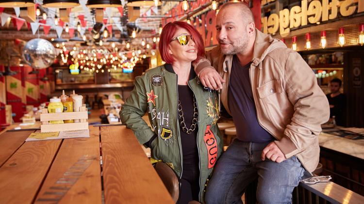 Emel Müftüoğlu: Sezen Aksu ‘Hovarda’yı bana gece kulübünün tuvaletinde hediye etti