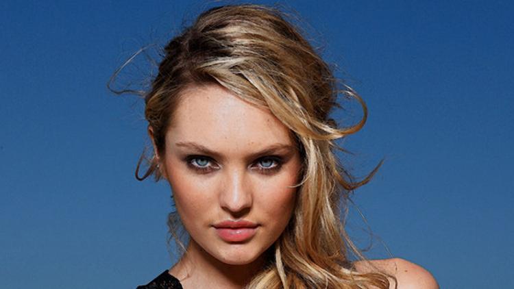 Candice Swanepoel’den bebek müjdesi!