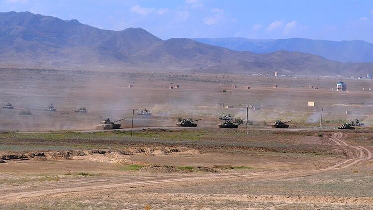 Azerbaycan Ermenistan sınır hattında çatışma: 12 Azeri askeri şehit