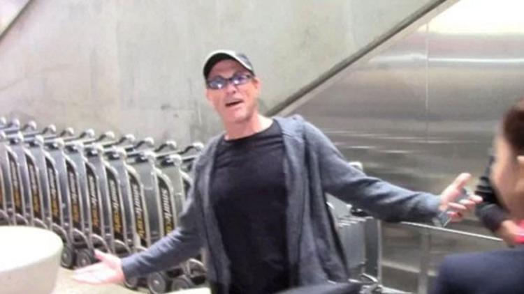 Jean Claude Van Damme: Ben daha ünlüyüm beni de çekin!