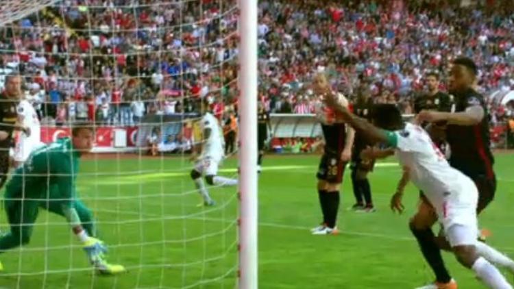 Eto'o'nun golü ortalığı karıştırdı