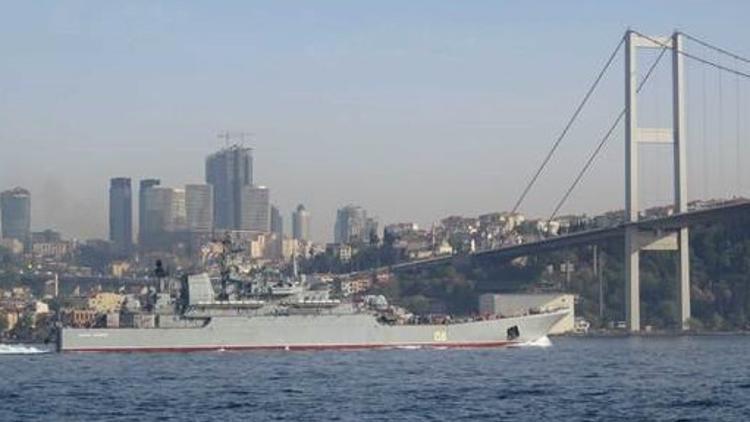 O gemi tekrar Boğaz’dan geçti, Rus askerleri sipere yattı